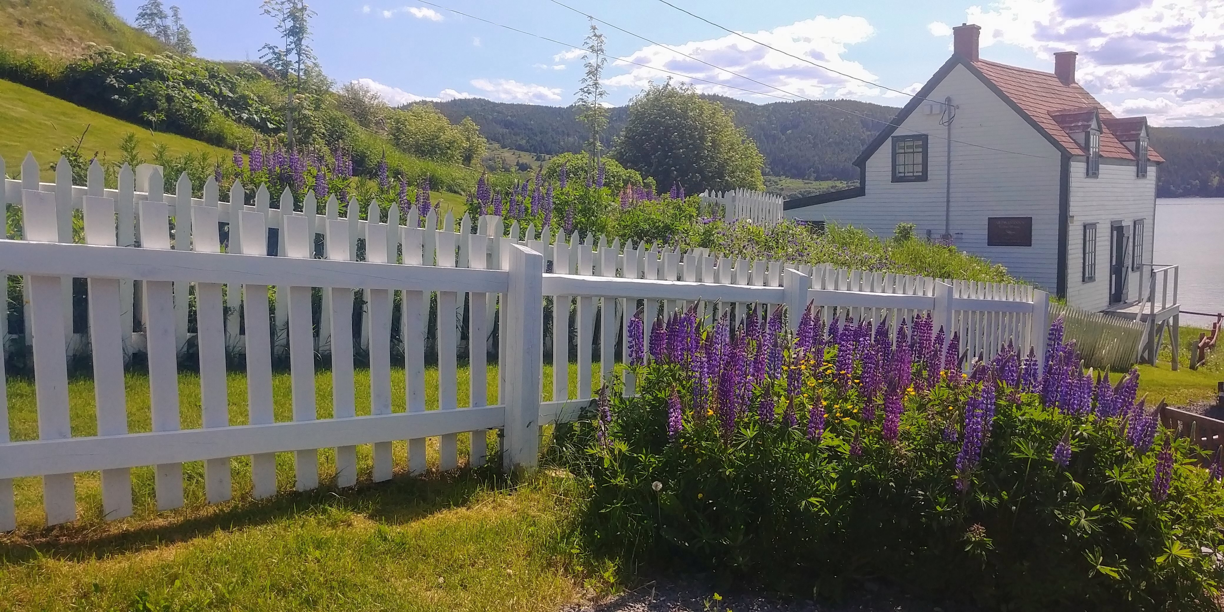 Gover House is a saltbox house built in 1840