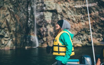 Passanger on Rugged Beauty Boat Tour